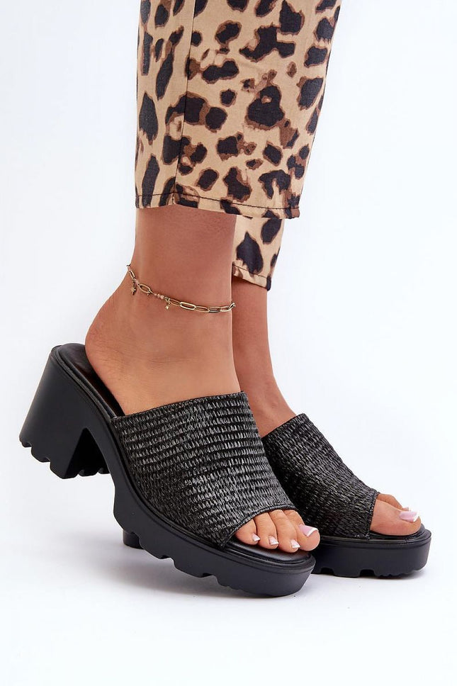 Women's Sliders Step in style