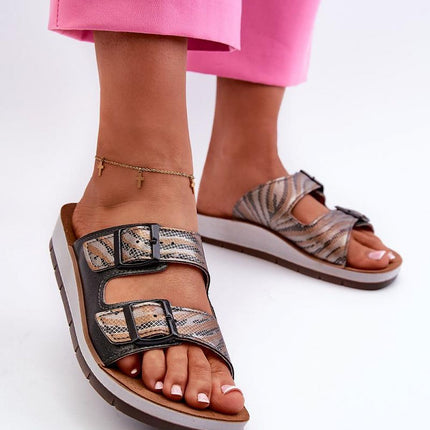 Women's Sliders Step in style